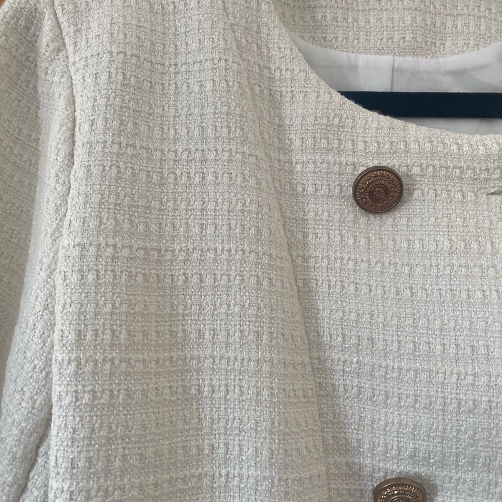 Yivanno Cream Tweed Cropped Blazer Gold Button Jacket Chanel Style Size M - Picture 5 of 10